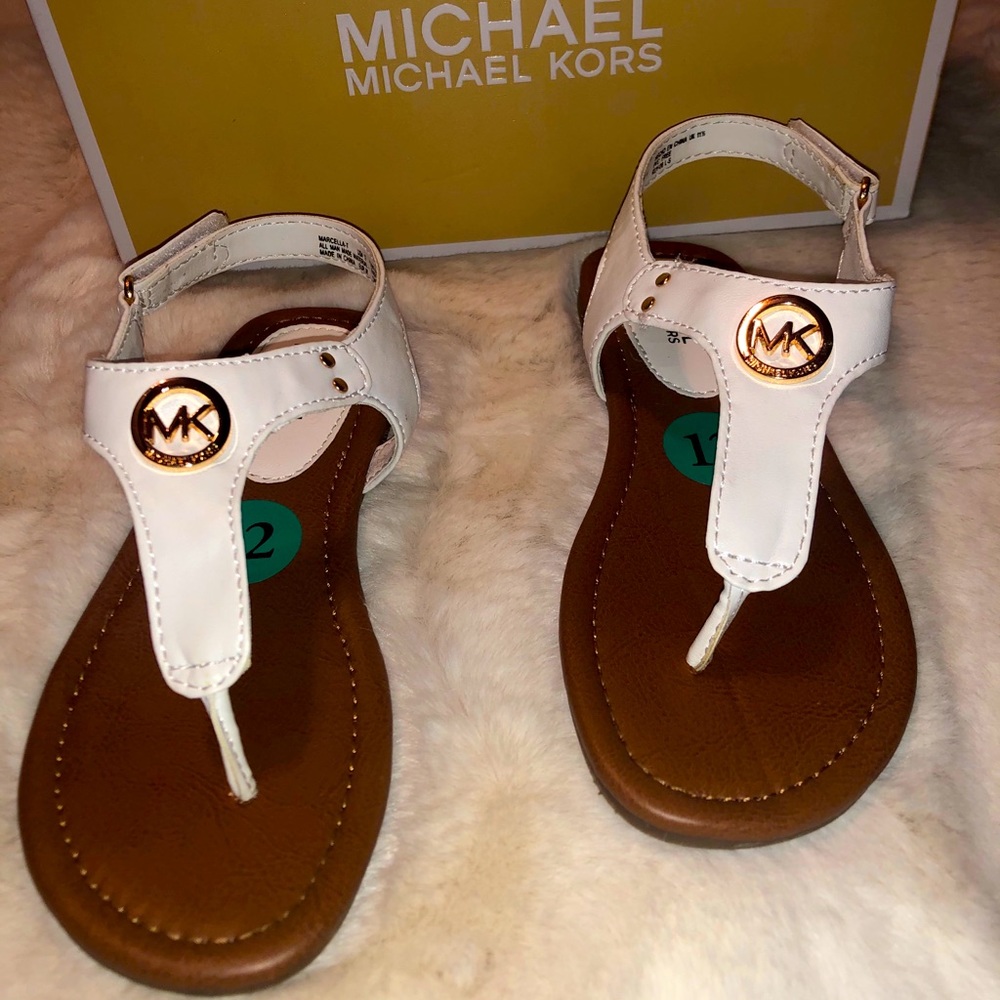 Girls Michael Kors thong sandals